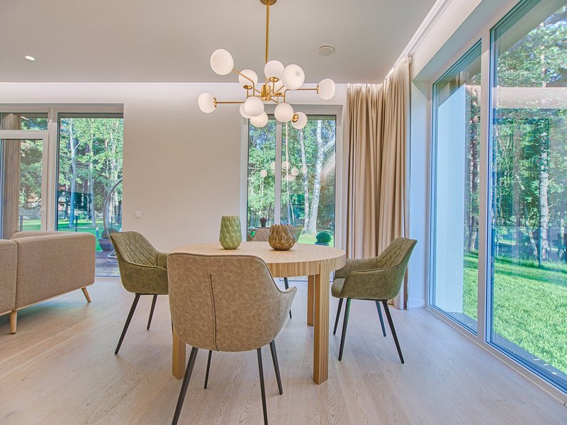 Laminate flooring installation in North Chelmsford, MA – wood-look design ideal for homes with kids and pets