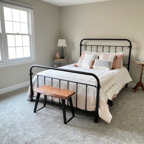 Carpet installation by Sunshine Carpet & Flooring in North Chelmsford, MA – plush neutral-toned living room carpet