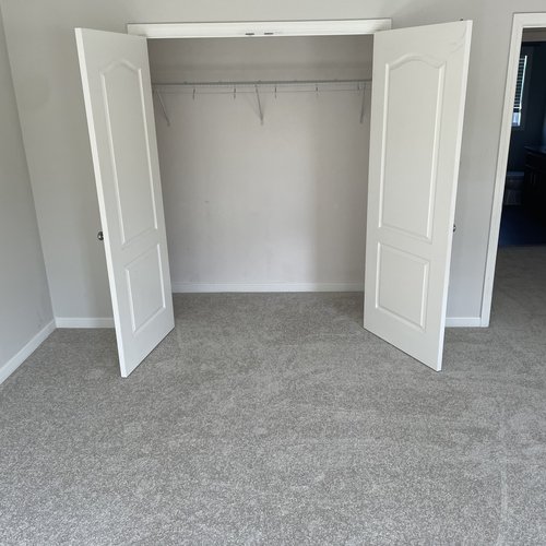 Carpet installation by Sunshine Carpet & Flooring in North Chelmsford, MA – plush neutral-toned living room carpet