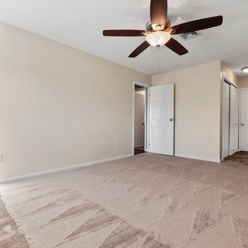 Carpet installation by Sunshine Carpet & Flooring in North Chelmsford, MA – plush neutral-toned living room carpet