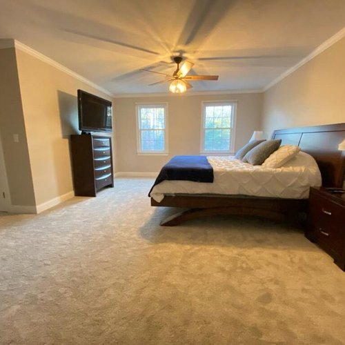 Carpet installation by Sunshine Carpet & Flooring in North Chelmsford, MA – plush neutral-toned living room carpet